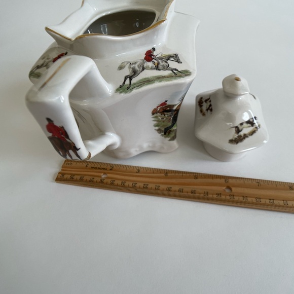 Crownford Giftware Teapot Fox Hunting Scene - Picture 9 of 10
